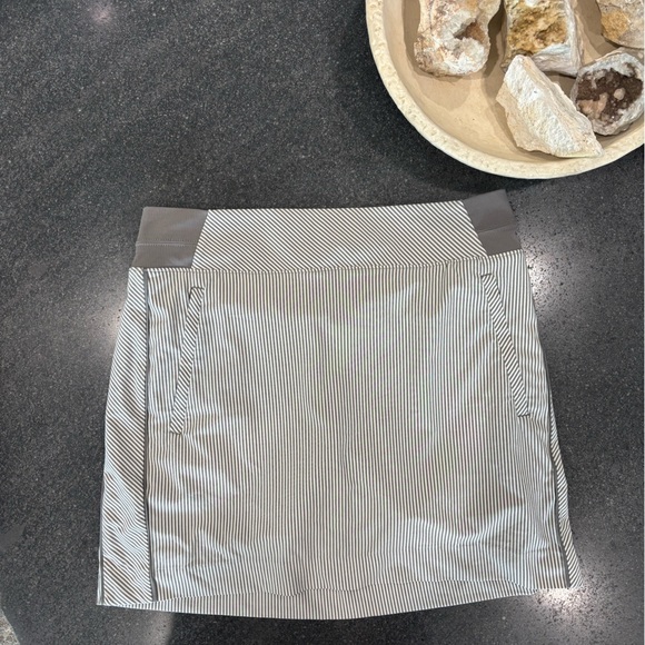 Athleta Pants - Athleta | Brooklyn Texture Skort | Size 8